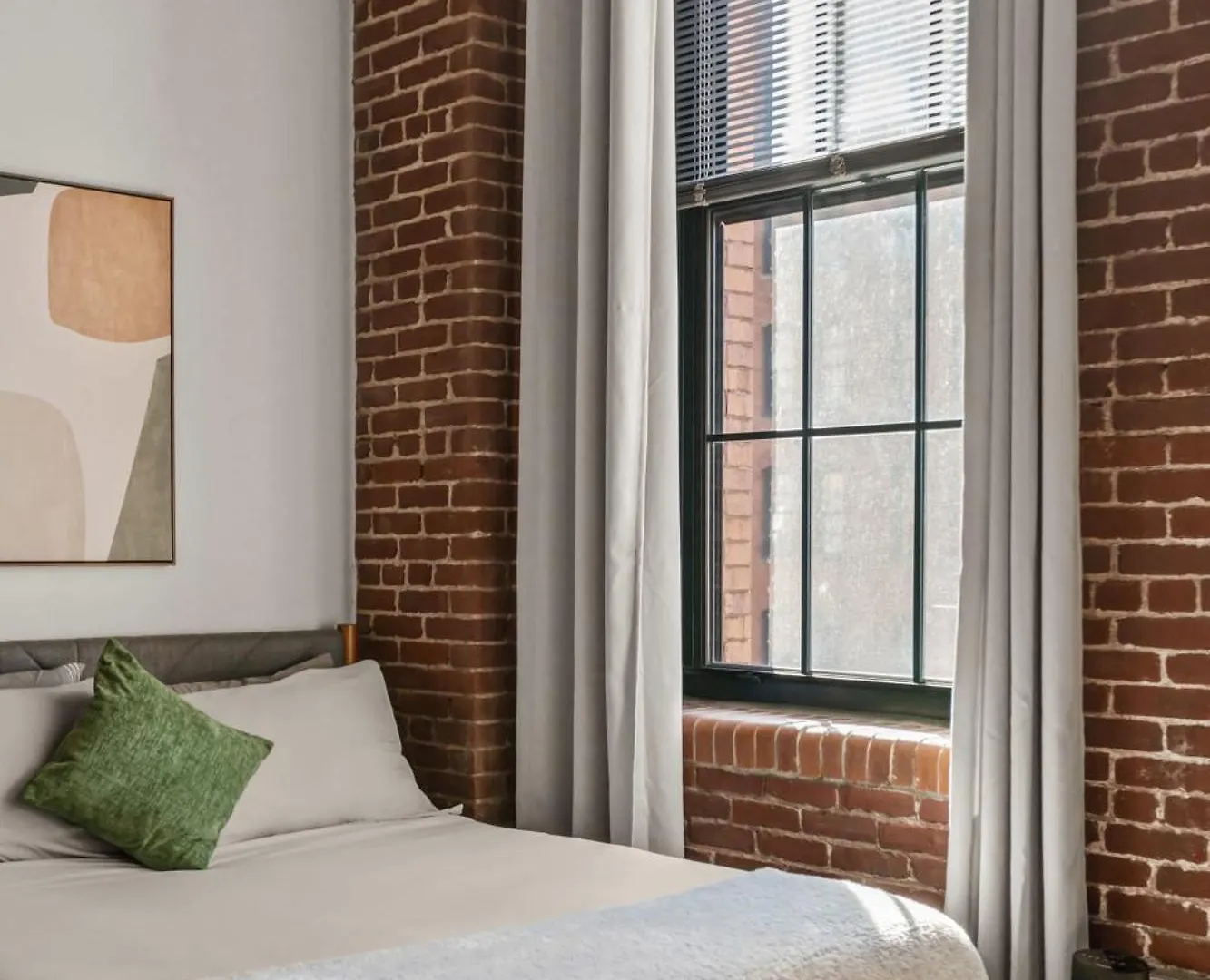 Luxury Industrial 2 Bedroom 2 Full Bath Strip District & Riverwalk Pittsburgh Apartman