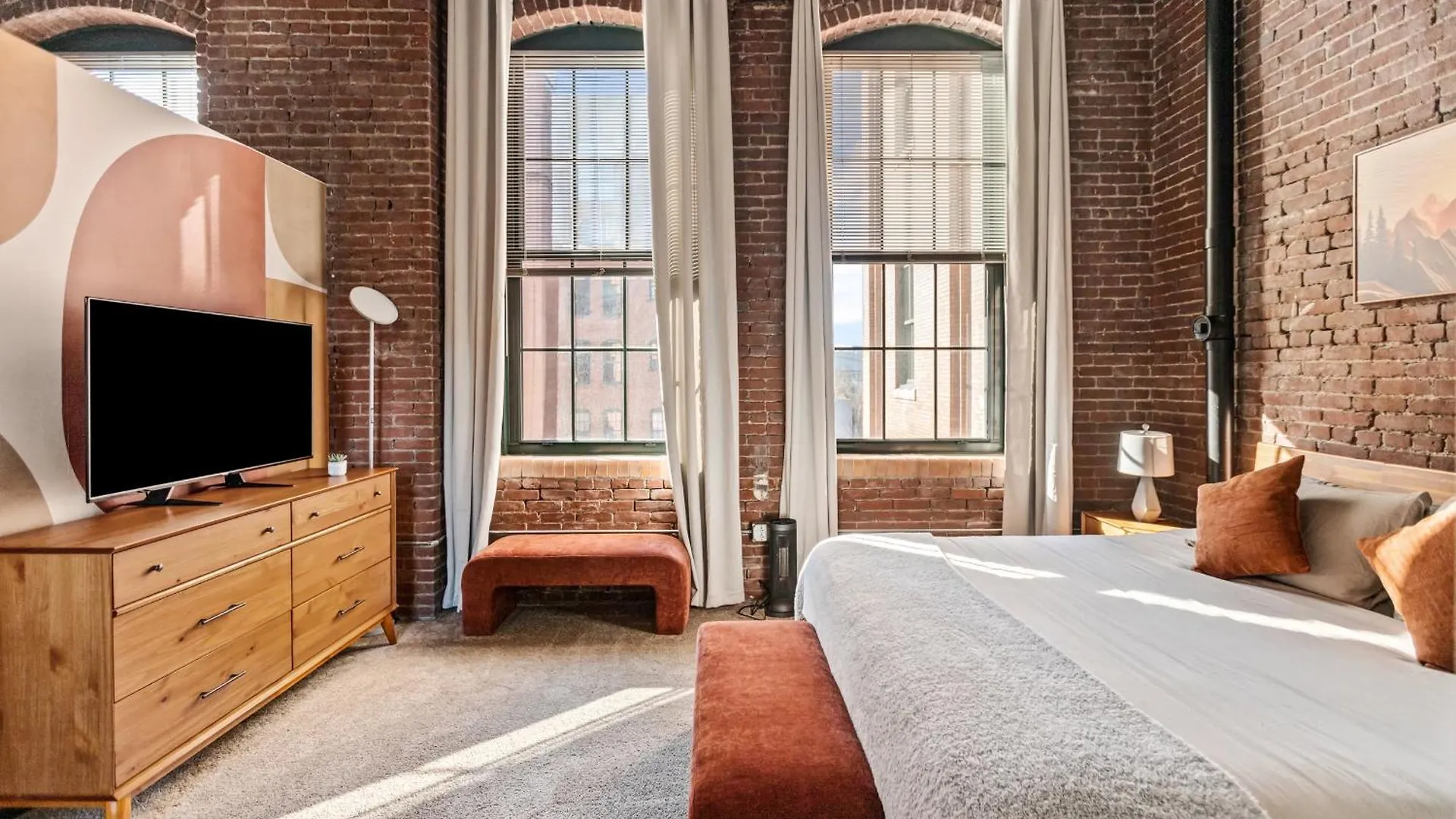 Luxury Industrial 2 Bedroom 2 Full Bath Strip District & Riverwalk Pittsburgh 0*,