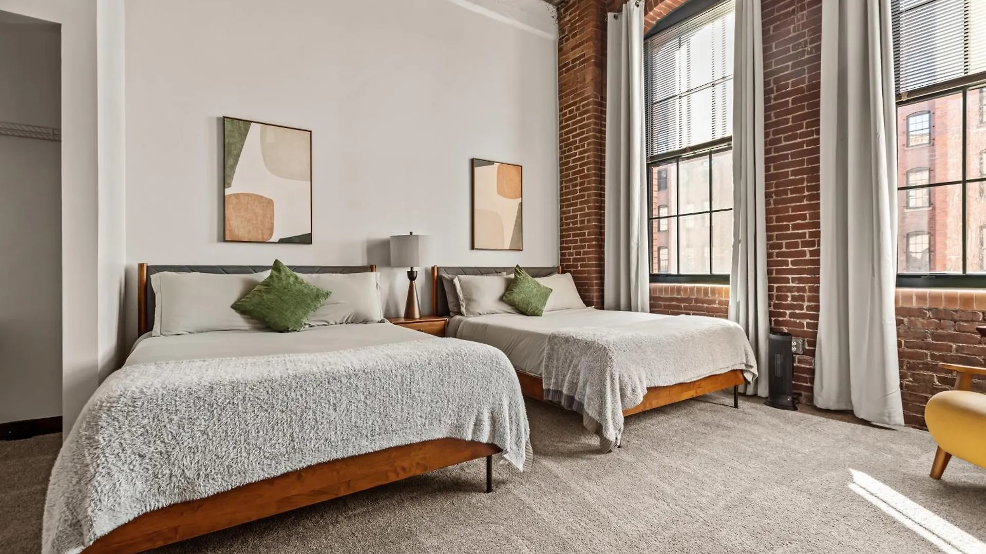 Luxury Industrial 2 Bedroom 2 Full Bath Strip District & Riverwalk Pittsburgh 0*,