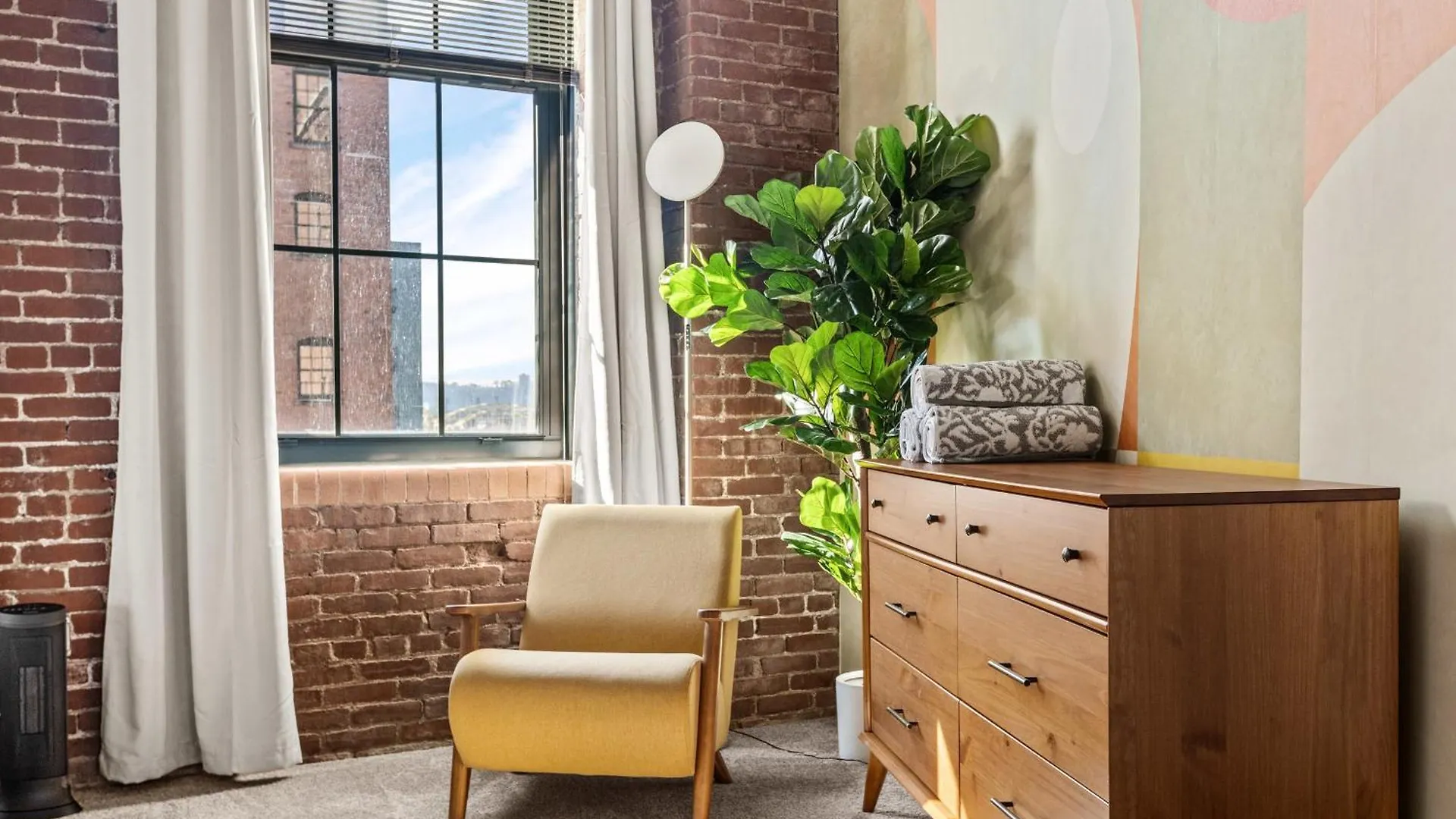 Luxury Industrial 2 Bedroom 2 Full Bath Strip District & Riverwalk Pittsburgh
